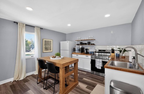 Poynette House | Infrared Sauna, Firepit, Kayaks, Walk 2 Launch, Authentic WI Lake Life