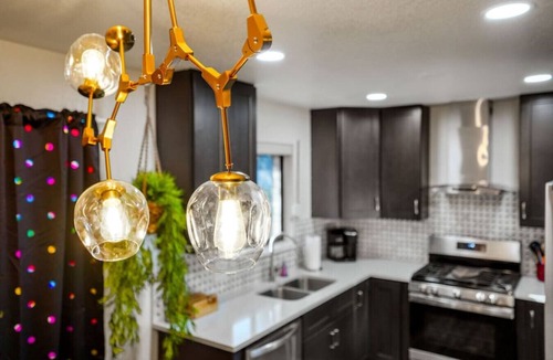 Welby House | Insta-Worthy 5BR Home I Pet Friendly I Firepit