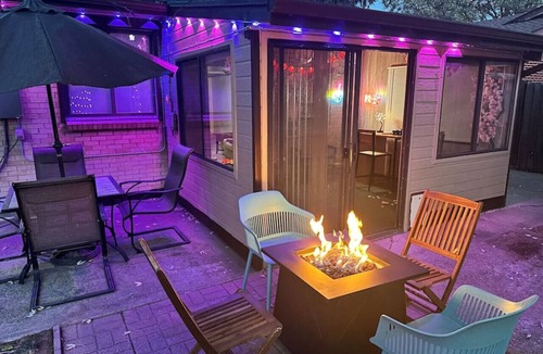 Welby House | Insta-Worthy 5BR Home I Pet Friendly I Firepit