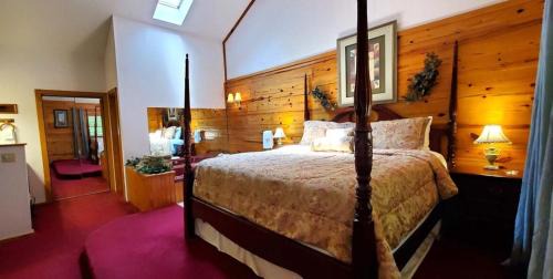 Eureka Springs Ski Chalet | Intimate Log Cabin #2 at Wisteria