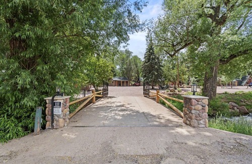 Colorado Springs Cabin | Inviting Rustic Cabins with Outdoor Gathering Areas near Garden of the Gods in Colorado Springs, Colorado