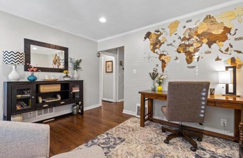 South Kansas City House | Jefferson St Cottage - Large Home w Fenced Yard