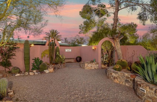 Tucson House | Jojoba Compound