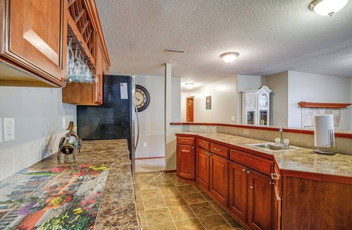 Junction City House | Junction City Home w/Hot Tub - Near Milford Lake!