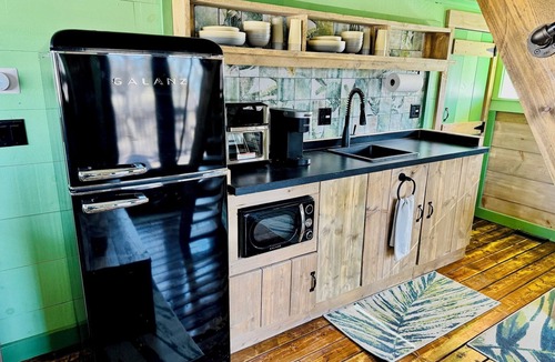 Ashland Cabin | Jungalow - Canvas Safari Cabin | 2 Bed, 1 Bath with Hot Tub
