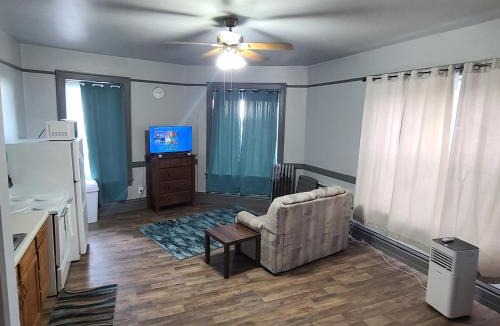 South Range Apartment | K2 Affordable 2nd Floor 1BR Near MTU w Keweenaw Fun