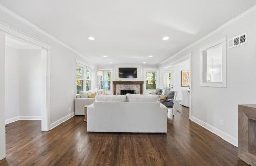 Overland Park House | Kansas Cape Cottage