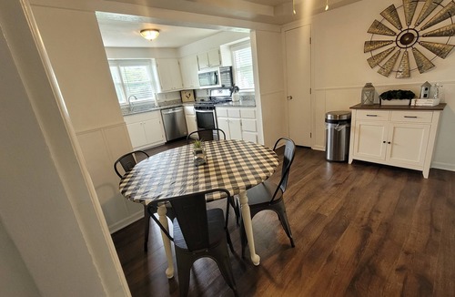 Waldron House | Kansas City 3-bedroom farmhouse on peaceful acreage near Legends entertainment!