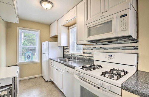 Northeast Kansas City Apartment | Kansas City Apt, Walk to KC Museum/Med School