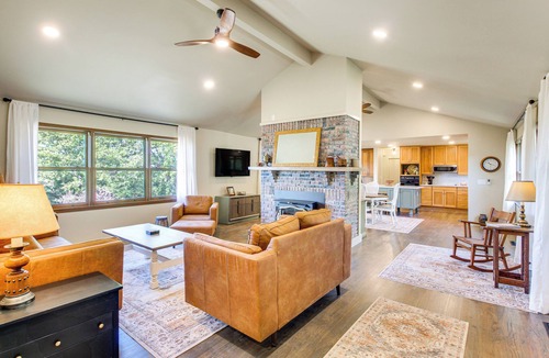 Manhattan House | Kansas Gem w/Fire Pit & Views: 10 Mi to Dtwn!