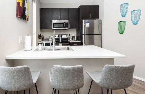 Highland Apartment | Kasa The Comma | Standard 1BD in Denver