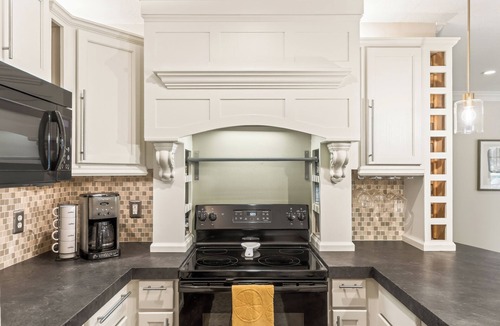 Rosedale House | KC Family Home/Near Plaza, Downtown/Long Stays