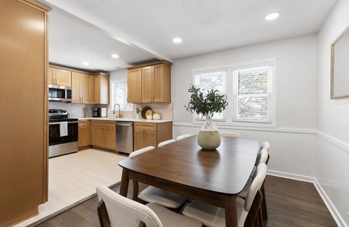 Raytown House | KC Home by Stadiums - 3 Kings - 1 Queen w/Game Room - Pool, PAC Man, Foosball