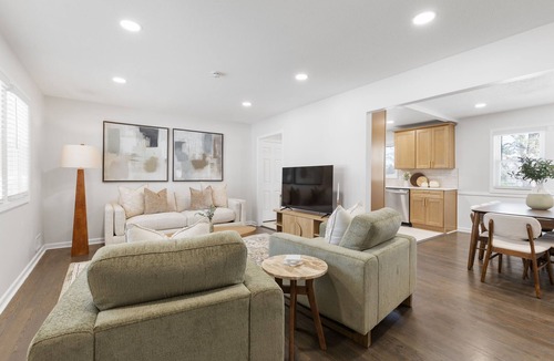 Raytown House | KC Home by Stadiums - 3 Kings - 1 Queen w/Game Room - Pool, PAC Man, Foosball