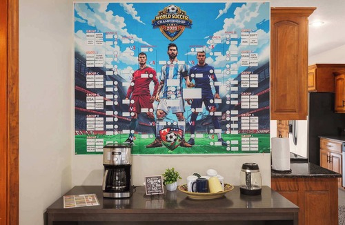 Waldron House | KC Townhouse: Sleeps 8, Close to MAJOR INTERNATIONAL SPORTING EVENT 2026