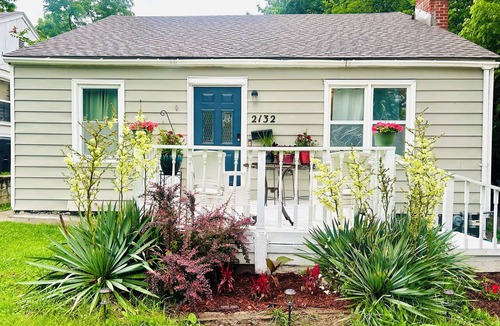 South Kansas City House | KC World Cup Home Base. Sleeps 8. 13 Min to Stadium.