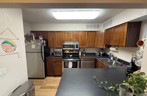 Southmoreland Condo | KC World Cup HQ: Plaza Walkable, Streetcar