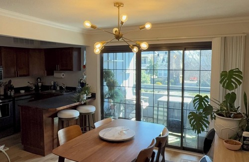 Southmoreland Condo | KC World Cup HQ: Plaza Walkable, Streetcar