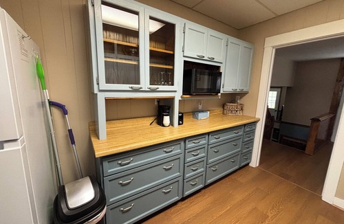 Alma House | Kennedy Kottage- Unwind & Relax Entire home located in Alma, Nebraska.