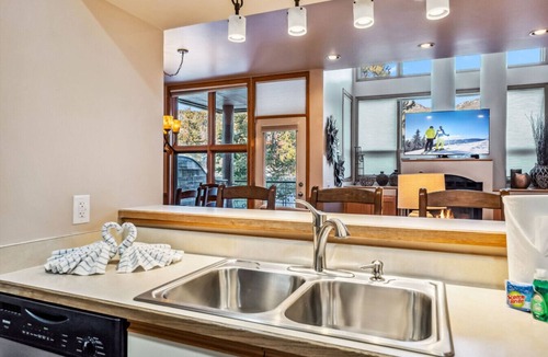 Keystone Villa | Keystone Escape | Steps to Shuttle Fireplace Deck Hot Tub & Pool