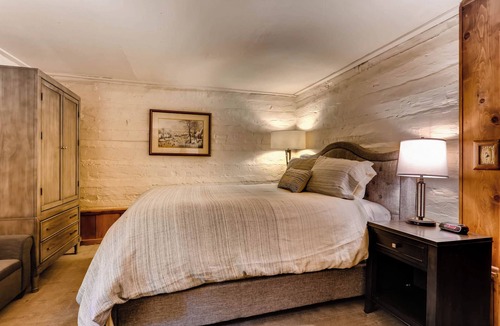 Keystone Cabin | Keystone Lodge Room | Historic Charm & Breakfast