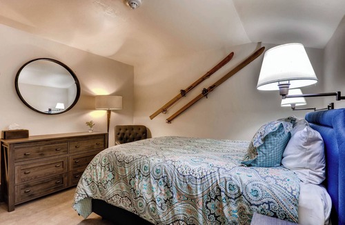 Keystone Cabin | Keystone Lodge Room | Historic B&B & Breakfast