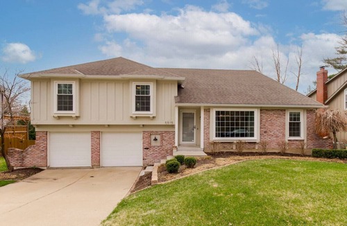 Prairie Village House | Kid-Friendly 4 Bedroom Home w/Heated Private Pool