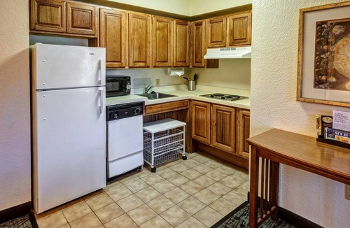 Glendale Condo | King & Queen 2BR Suite | Cherry Creek, Denver