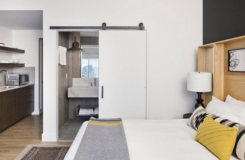 Teton Village Hotel | King + Queen Sofa Sleeper, Gravity Haus, Steps from Gondolas, Outdoor Pool