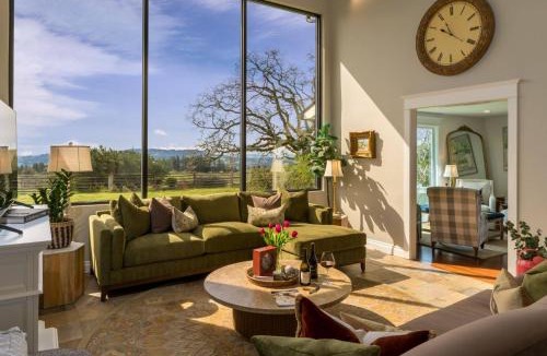 Newberg House | King's Queen