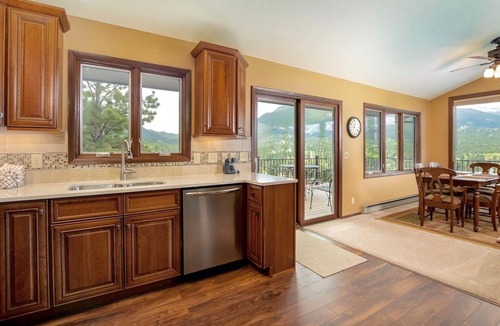 Windcliff Estates House | Kintzle Vacation Home at Windcliff