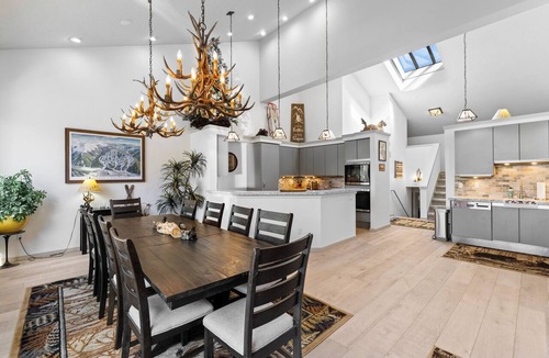 Lakeside Village Apartment | L1726-5