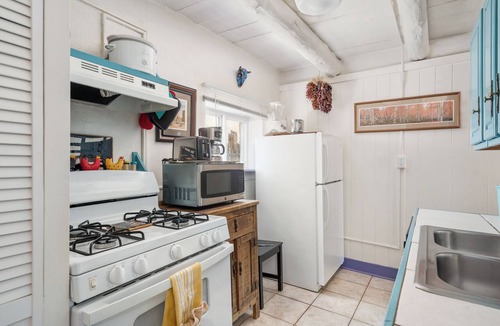 South Capitol Condo | La Casita Berger - Minutes away from Plaza and Canyon Rd