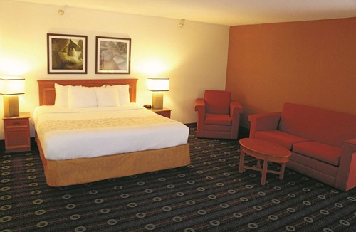 North Kansas City Hotel | La Quinta Inn by Wyndham Kansas City North