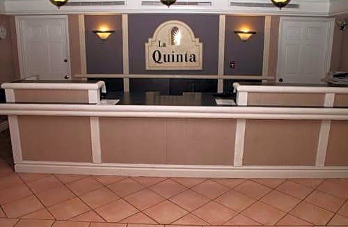 Lenexa Hotel | La Quinta Inn by Wyndham Kansas City Lenexa
