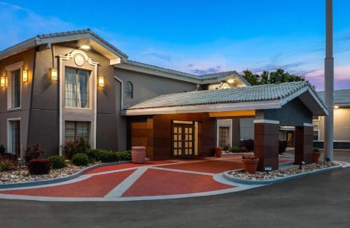 North Central Omaha Hotel | La Quinta Inn by Wyndham Omaha West