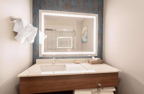 Limon Hotel | La Quinta Inn & Suites by Wyndham Limon