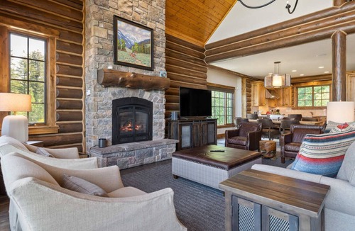 Victor Cabin | Ladyslipper Cabin | Bronze Buffalo Ranch