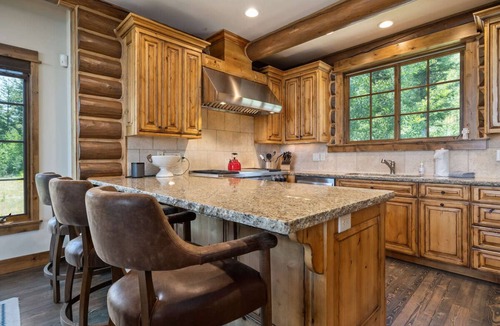 Victor Cabin | Ladyslipper Cabin | Bronze Buffalo Ranch