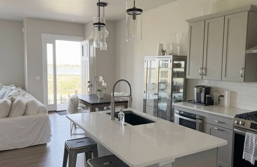 Centerra House | Lake Front Luxury Townhome✨