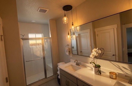 Centerra House | Lake Front Luxury Townhome✨