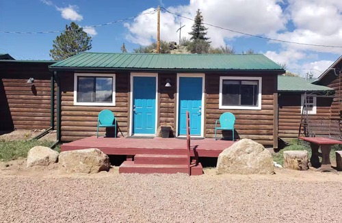 Lake George Cabin | Lake George Cabins & RV Park: Cabin 4, Roastin' S'mores