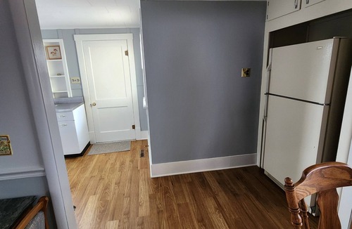 Lonergan House | Lake Mac Lodge - a 4-bedroom house in charming Lemoyne. Relax and unwind.