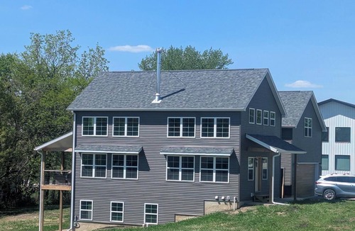 Moravia Cabin | Lake Rathbun getaway home. 4-bedroom cabin. WiFi, AC. 1.5 miles to boat ramp.