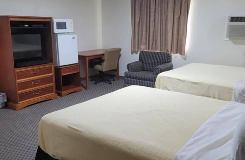 Saddlestring Hotel | Lake Stop Resort