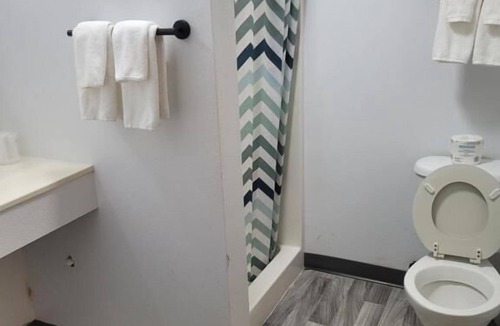 Saddlestring Hotel | Lake Stop Resort
