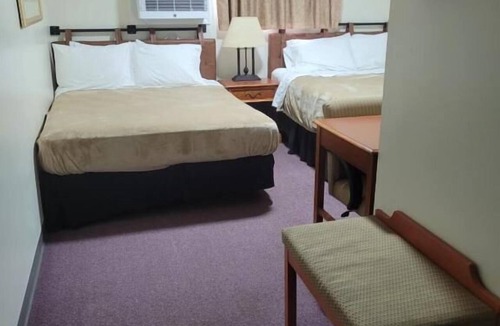 Saddlestring Hotel | Lake Stop Resort