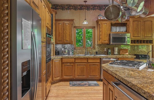 Proctor House | Lake Tenkiller Family Friendly Estate on the Illinois River - Summer Getaway!