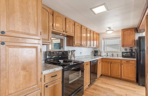 Copeland Cabin | Lake View Cabin couples getaway - family vacation with Private Boat/Swim Dock