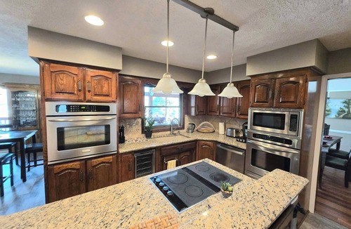West Omaha House | Lakefront 4BD House. Private Lake, Pool, Hot Tub & SPA - Perfect Getaway Retreat